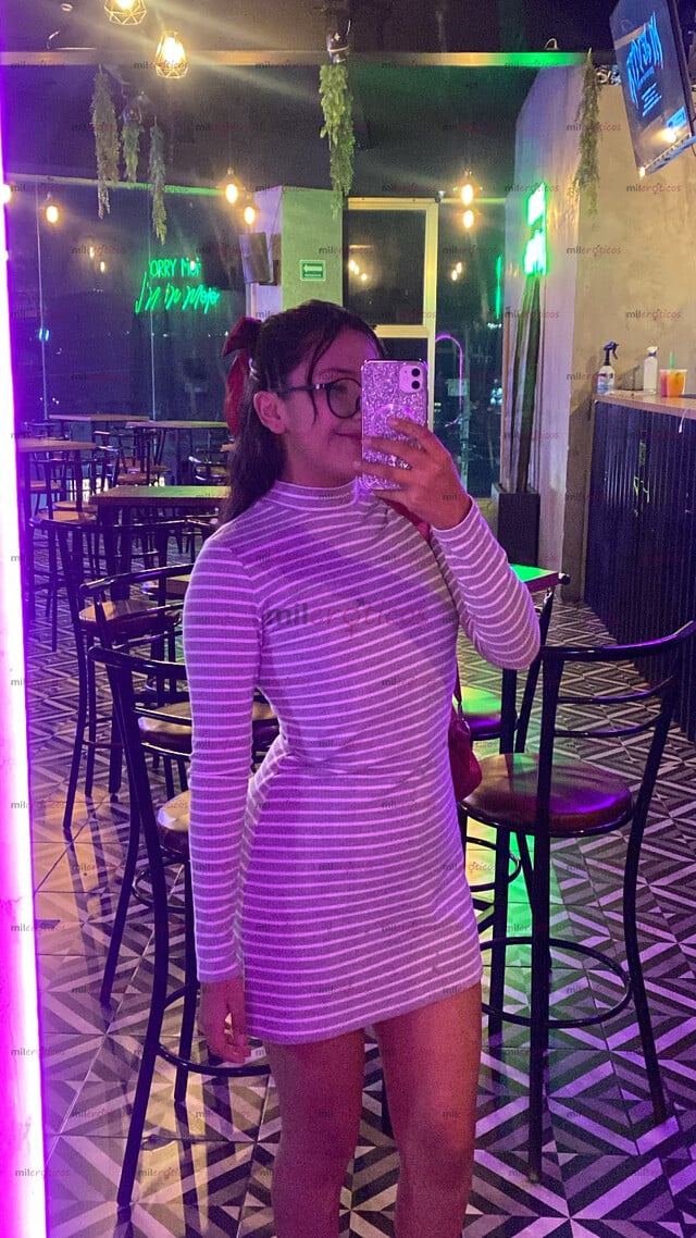 FOTOS DE NIÑA BUENA Y APRETADITA 19 AÑOS PARA PASARLA RICO Y COMÉRMELA TODA