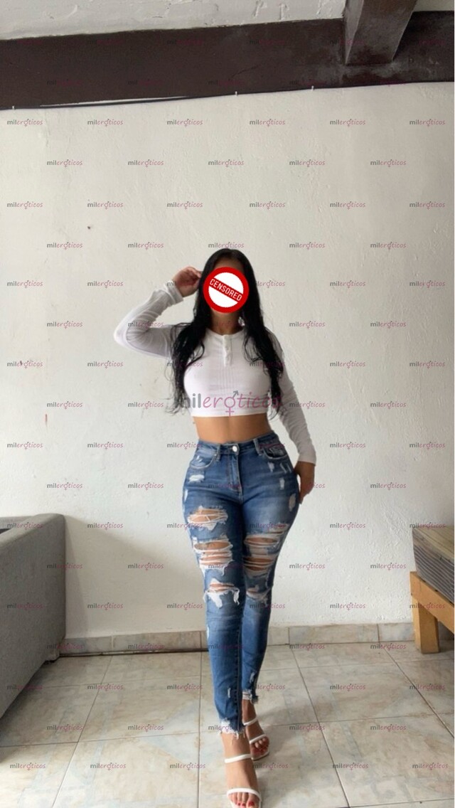 FOTOS DE DIANA SUPER RICA, PIERNAS SUPER DELICIOSAS Y NALGAS COMIBLES.... VIP