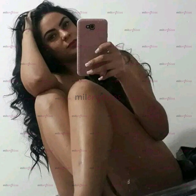 FOTOS DE JUGUETONA MUÑECA CON SITIO JUNTO A LA ESTACIÓN BELLO