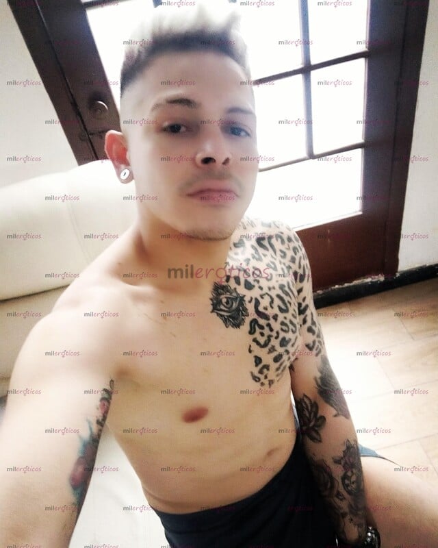FOTOS DE REY TATUADO VERGÓN PASIVO AGUANTADOR BUEN CUERPO BIEN NALGON