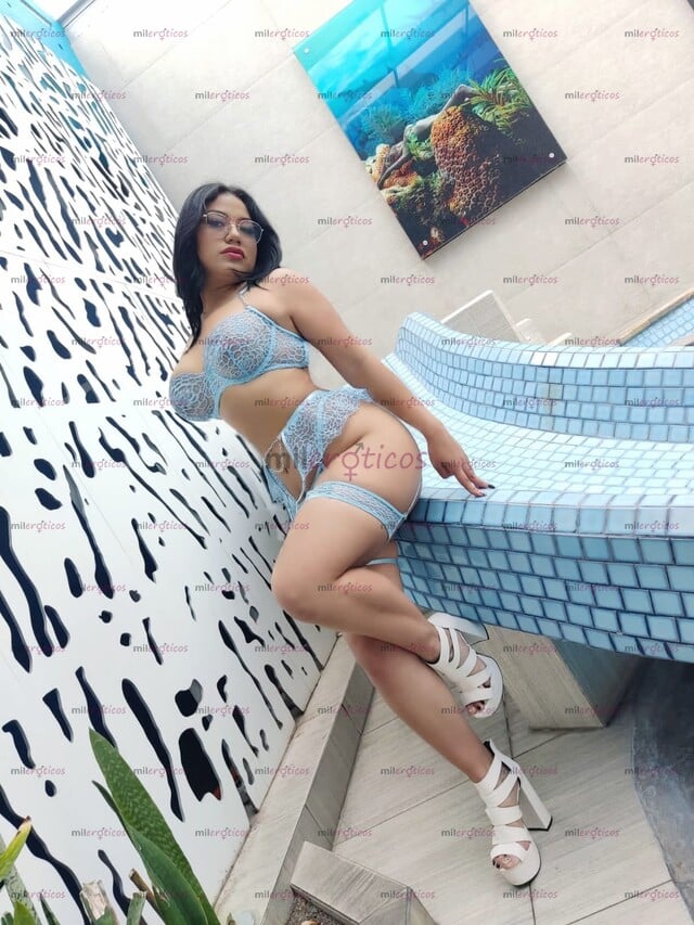 FOTOS DE PELINEGRA PRECIOSA, EXQUISITA, RICA, APRETADITA, NUEVA EN EL MEDIO
