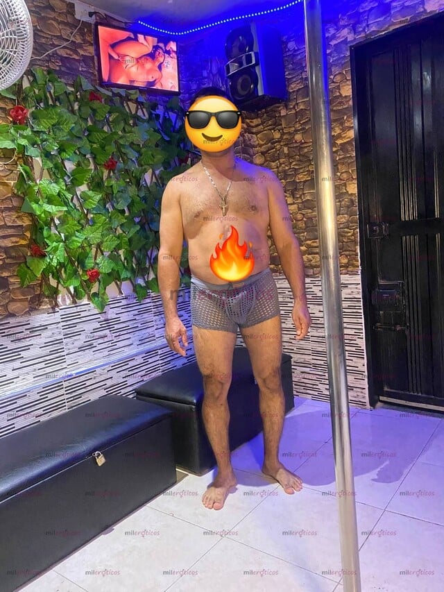 FOTOS DE VETERANO DOTADO ETERO SERVICIO A MUJERES FANTASÍAS TRÍO PAREJAS CUCKOLD