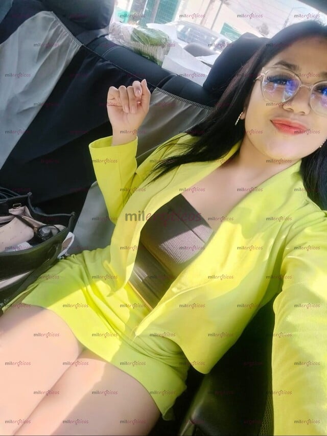 FOTOS DE LA MORENITA MAS CALIENTE DE LA CIUDAD, FLAQUITA, APRETADITA Y SUPER RICA