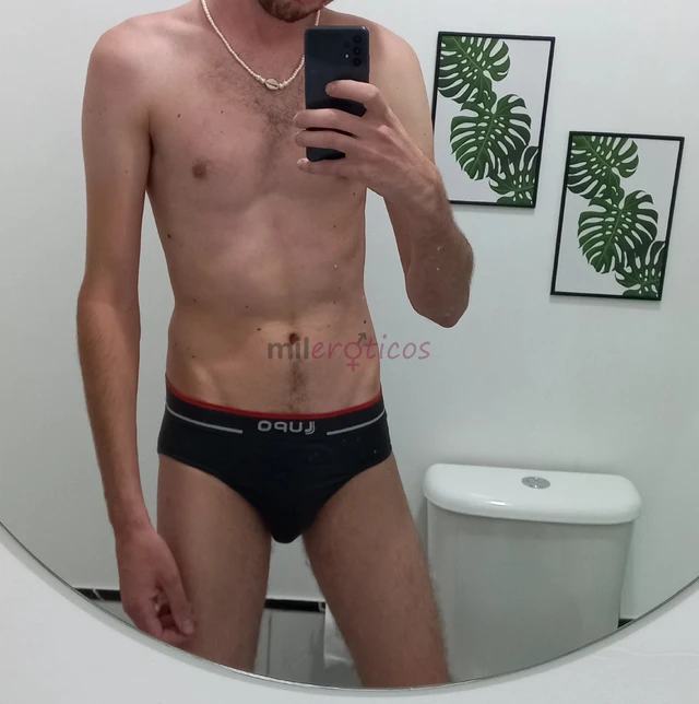 Sou alto com 1 98branquinho magrelo23 cm por 15 de circunferenciasse gosta de ser bem tratado me chama posso ser seu namoradinho em eventos disponivel...