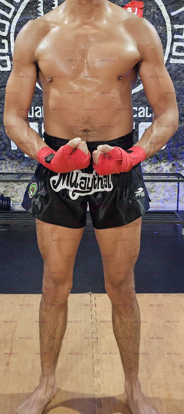 FOTOS DE DEPORTISTA PROFESIONAL EXPERTO EN MASAJES