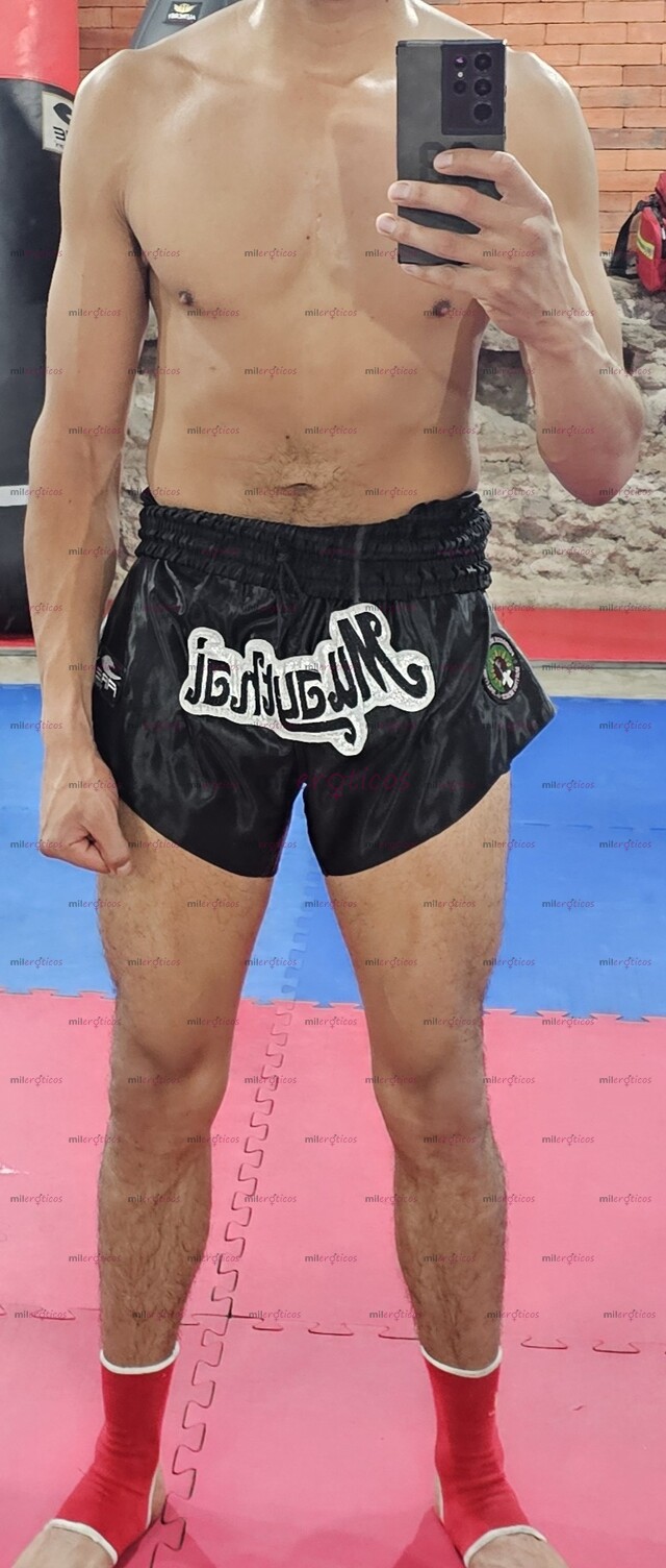 FOTOS DE DEPORTISTA PROFESIONAL EXPERTO EN MASAJES