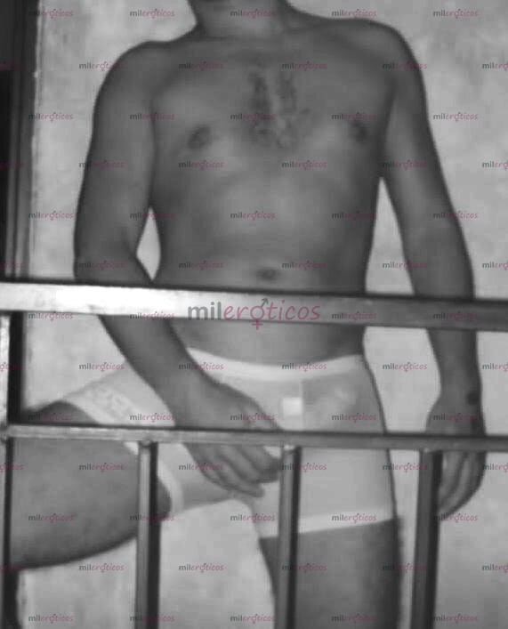 FOTOS DE HOMBRE SINGLE DESCOMPLICADO Y MENTE ABIERTA, VOYEUR Y EXHIBICIONISTA.