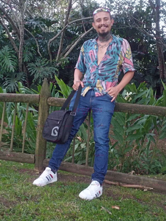 FOTOS DE CHICO SIMPÁTICA 100% VERSÁTIL MACHITO Y SEXY PARA CUMPLIR TUS EXPECTATIVAS