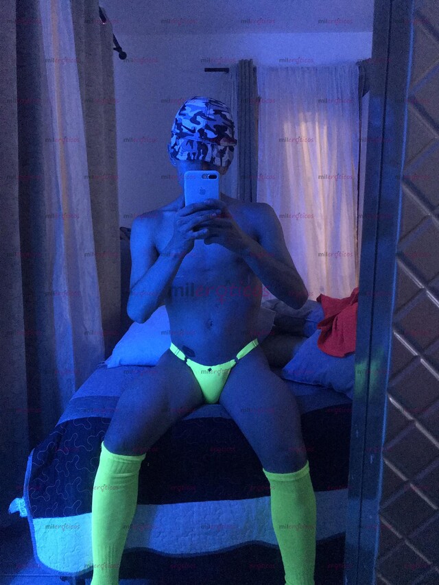 FOTOS DE FLACO EDUCADO SERIO Y GOLOSO DISPUESTO PARA TI