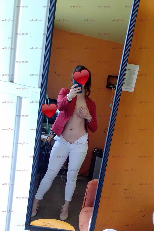 FOTOS DE QUIERO LLENARME DE TU HUMEDAD, TENERME ENTRE TUS BRAZOS SERÁ LO MEJOR AMOR. . ,
