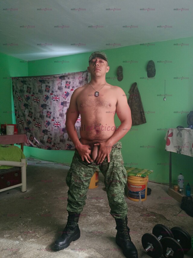 FOTOS DE MILITAR UNIFORMADO ACTIVO MASCULINO BISEXUAL