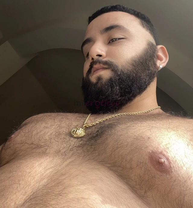 Barbudo com local em bela vista macho dotado pentelhudo e muito safadinho especialista em massagens eroticas com sexo e muito mais o homem perfeito ve...