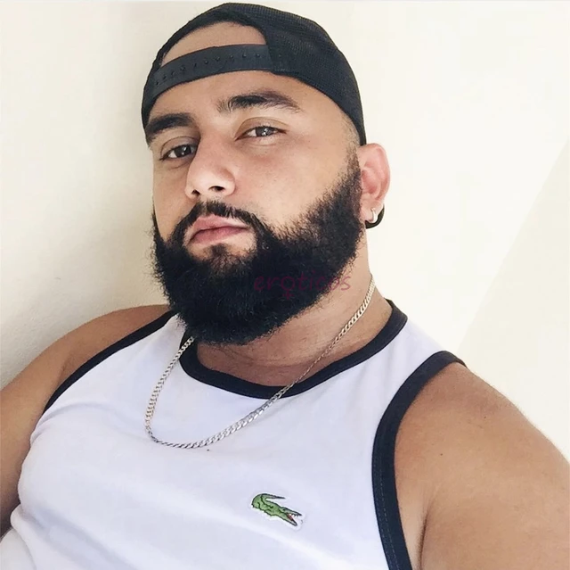 Barbudo com local em bela vista macho dotado pentelhudo e muito safadinho especialista em massagens eroticas com sexo e muito mais o homem perfeito ve...