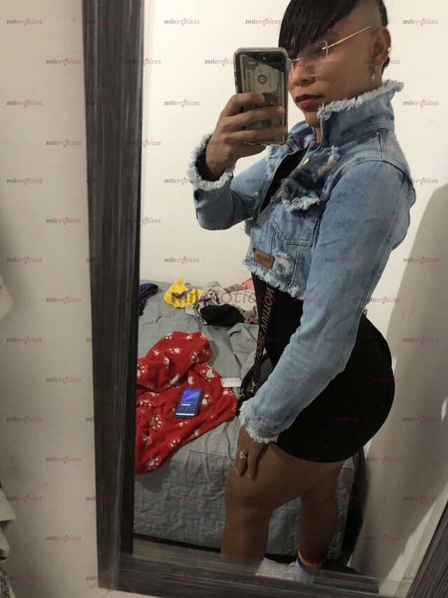 FOTOS DE MORENIT CULON , MUY CALIENTE, ESPECIALISTA EN MAMAR VERGAS Y SACAR LECHITA