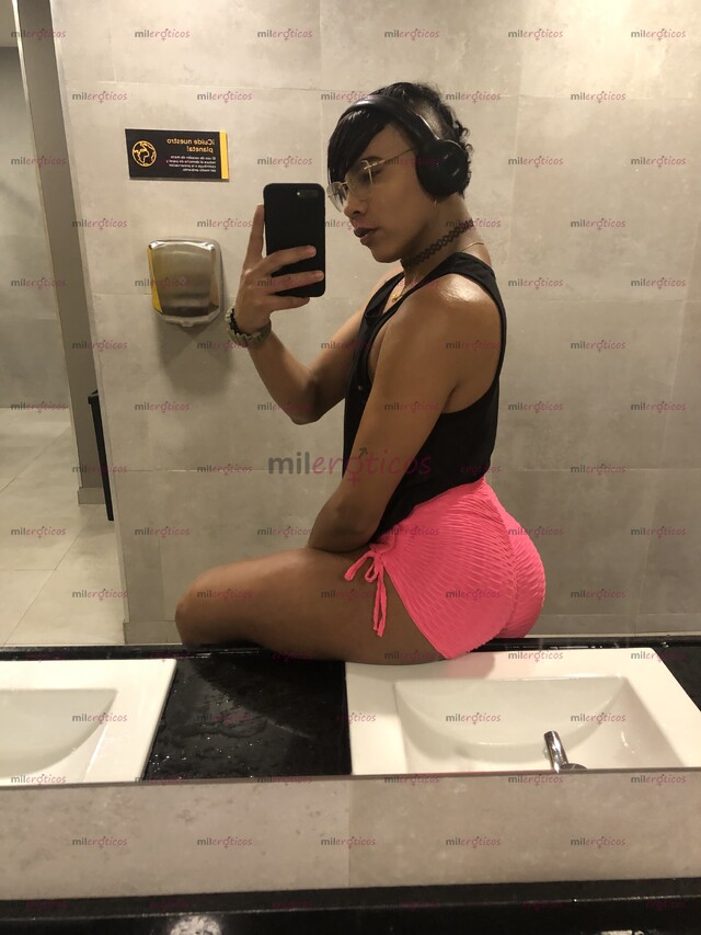 FOTOS DE MORENIT CULON , MUY CALIENTE, ESPECIALISTA EN MAMAR VERGAS Y SACAR LECHITA