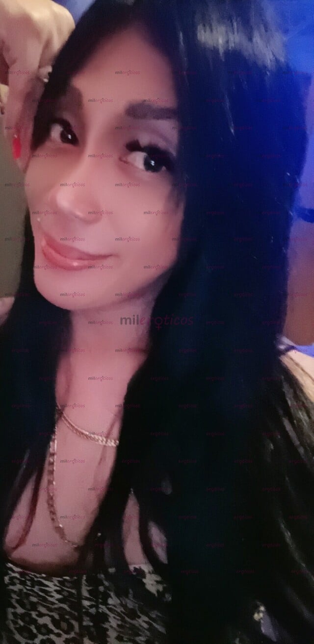 FOTOS DE TU SUMISA MORENITA SEXY ENTRONA FIESTERA. Y MUY CALIENTE