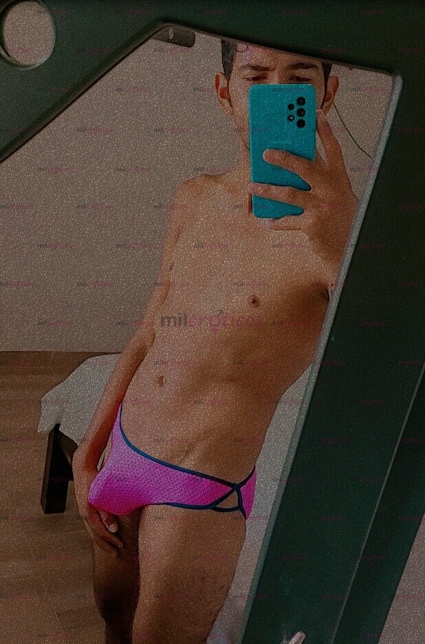 FOTOS DE JOVEN MORENO DISPONIBLE PARA COMPLACERTE