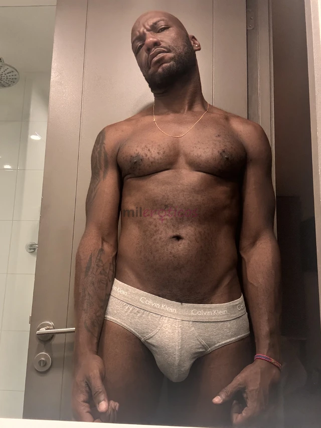 Negro colombiano hot lechero 22 cmjean paulmi servicios sexualessoy bisexual activoel mejor morbo que te haran vibrar de emocion y te llevara al cielo...