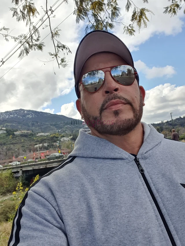 Hombre machote cumplidor de todo lo que quieras educado tema de conversacion agradable compania no dudes en contactarme espero con ansias conocernos y...