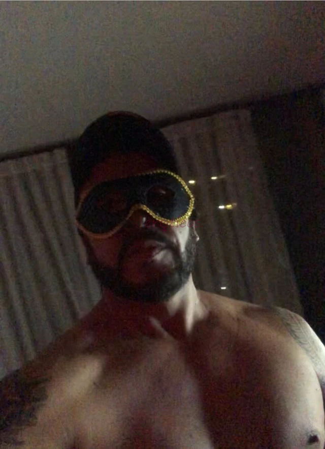 Hombre machote cumplidor de todo lo que quieras educado tema de conversacion agradable compania no dudes en contactarme espero con ansias conocernos y...