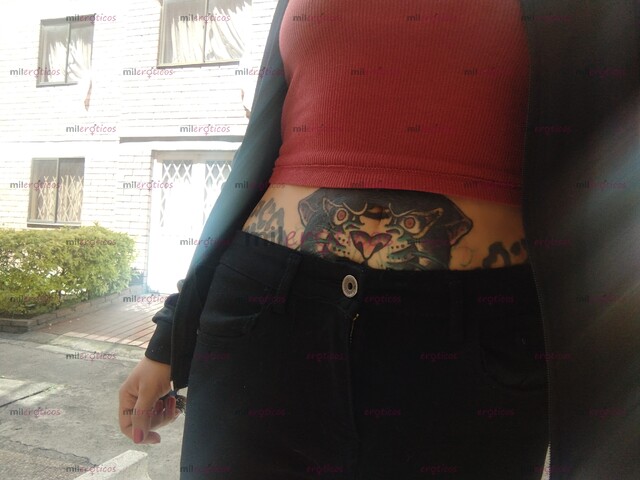 FOTOS DE DELICIOSA TATUADA Y CON GANAS DE JUGAR LLEGA AL ORGASMO JUNTO A MI