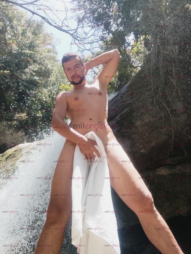 FOTOS DE SEBASTIÁN POLLOS DISPONIBLE LLAMA YA 3233156447