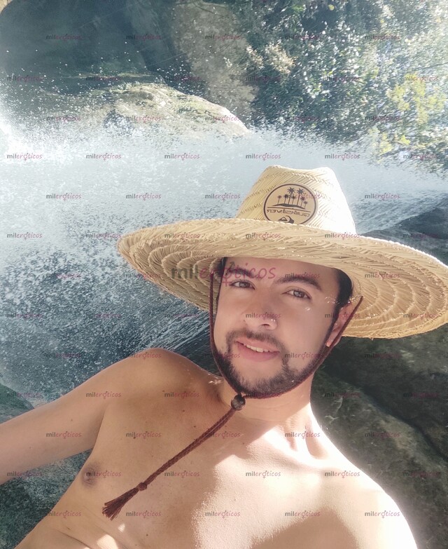 FOTOS DE SEBASTIÁN POLLOS DISPONIBLE LLAMA YA 3233156447