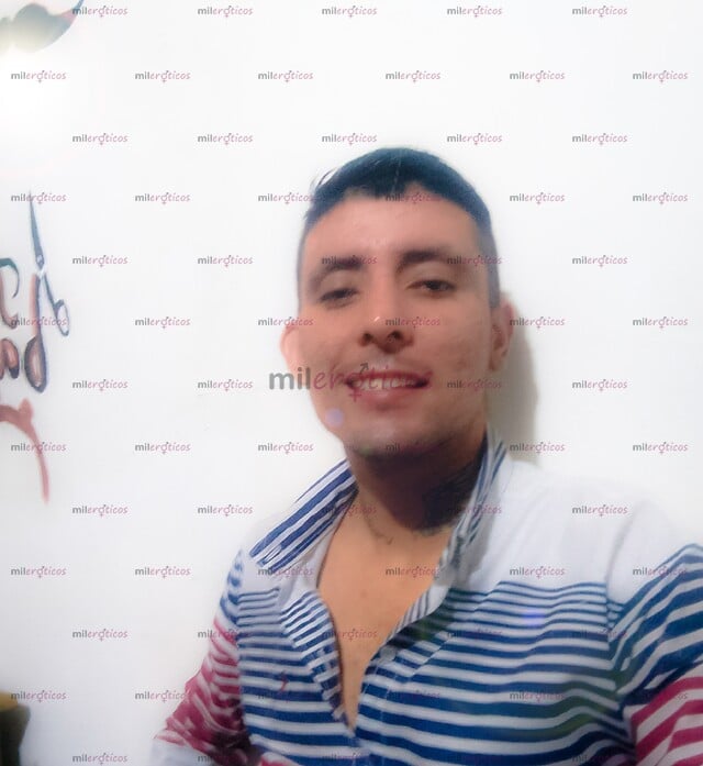 FOTOS DE HOMBRE ALTO Y PENE LARGO DE 20 CENTÍMETROS Y SOBRE TODO BUENA ONDA