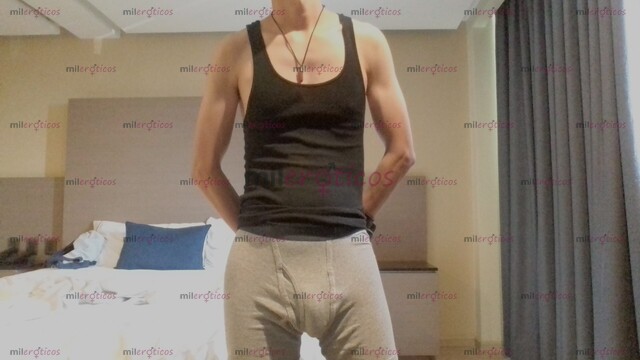 FOTOS DE FLACO POTENTE TE PENETRA RICO EN TU CAMA DE HOTEL