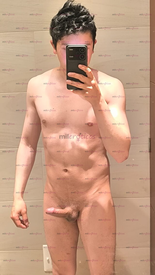 FOTOS DE HOMBRE COMPLACIENTE QUIERE BRINDARTE DE UN DELICIOSO MASAJE Y UNA DELICIDISFRUTA