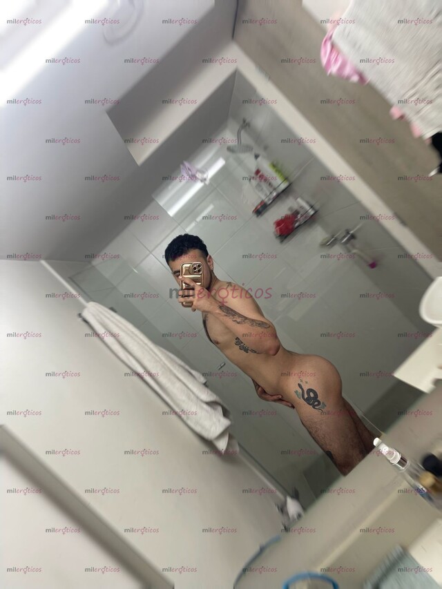 FOTOS DE COLOMBIANO TATUADO ARRECHO DISPUESTO A COMPLACER TODAS TUS FANTASÍAS SEXUALES