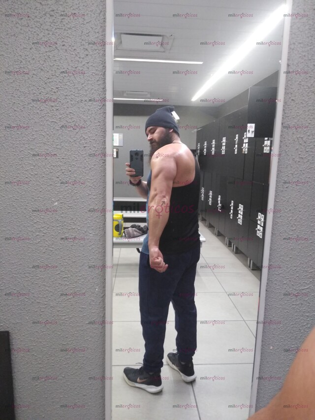 FOTOS DE MACHO VIP MUY GUAPO BIEN MAMADO Y CON UNA EXQUISITA VERGA