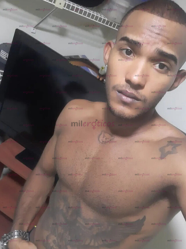 FOTOS DE SOY SANTIAGO DA SILVA. MODELO WED CAM .TATUADO , COMPLACERTE ES MI DESEO