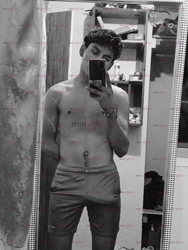 FOTOS DE CHICO LATINO DE 18 AÑOS LISTO PARA COMPLACERTE Y HACERTE PASAR UN BUEN RATO