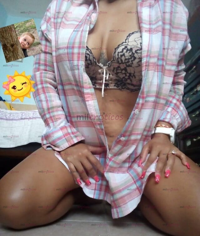 FOTOS DE HOY VIERNES ORAL NATURAL DE CORTESIA. DEJAME DISFRUTARLA HASTA MOJARME