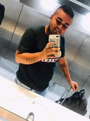 Hola mis amoressoy andres tengo 24 anos recien llegado a tu pais full morboso lecherofotos intimas al internotratos de noviosbesossexo horal fetichesd...