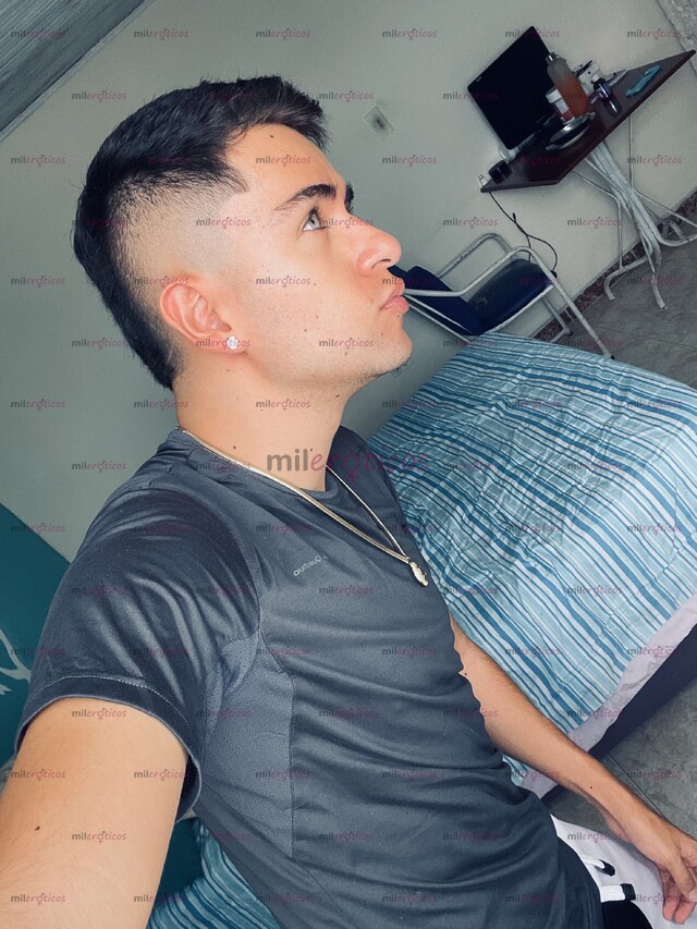 FOTOS DE MUCHACHO ESTUDIANTE DISCRETO, PASA UN MOMENTO AGRADABLE CONMIGO