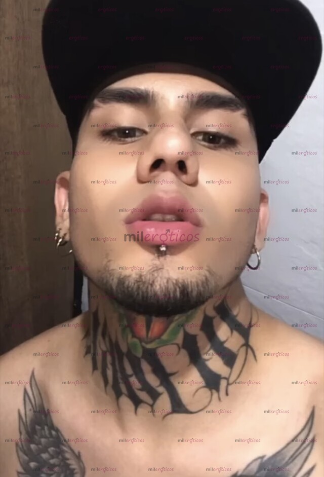 FOTOS DE TATUADO VERSATIL 21CM LECHERO MORBOSO Y COMPLACIENTE !!