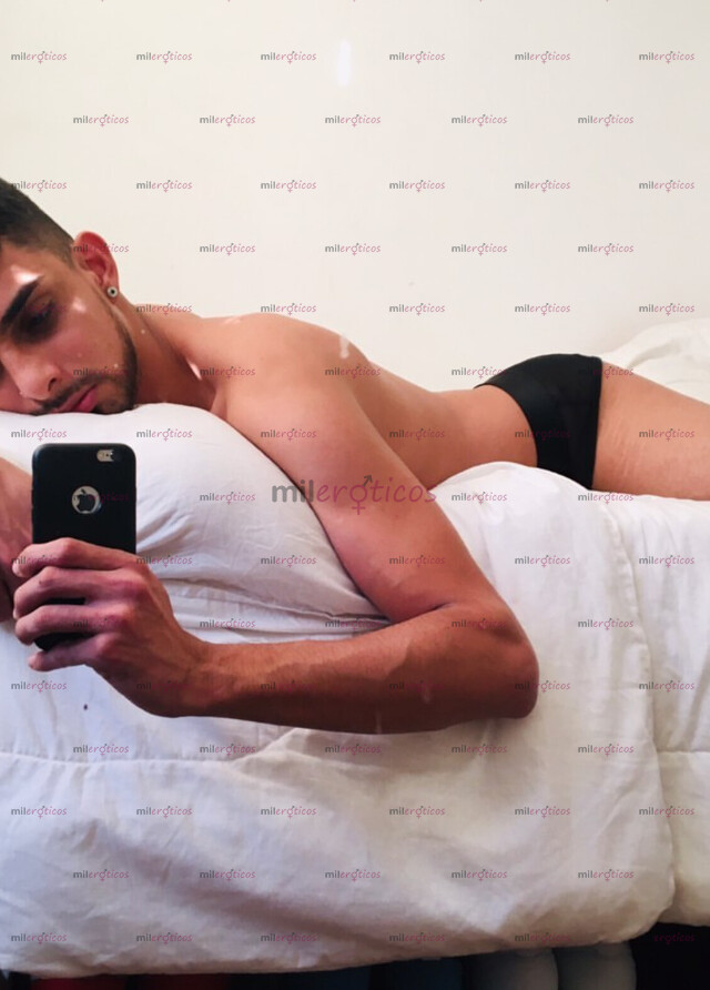 FOTOS DE JOVEN LATINO MORENO VERSÁTIL NUEVO EN LA CIUDAD