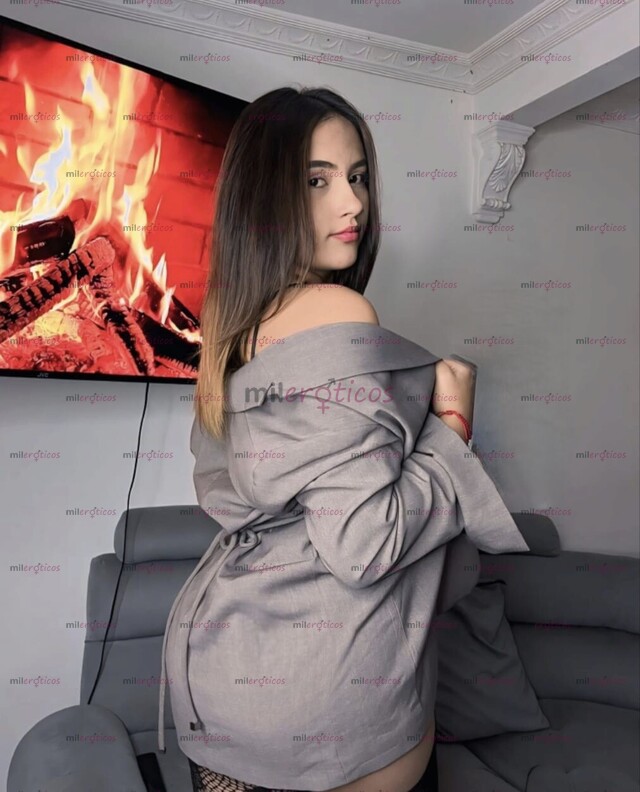 FOTOS DE HERMOSA JOVENCITA CON MUCHAS GANAS DE COMPLACERTE EN LA CAMA