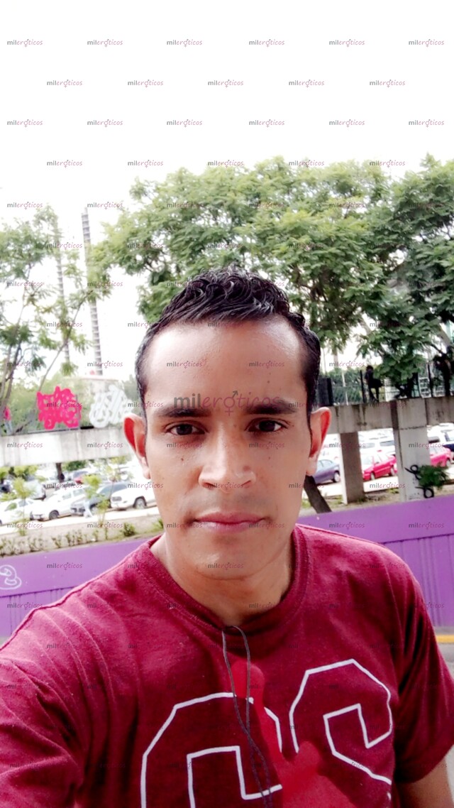 FOTOS DE CHICO COMPLACIENTE QUE TE ARA GOZAR AL MAXIMO.