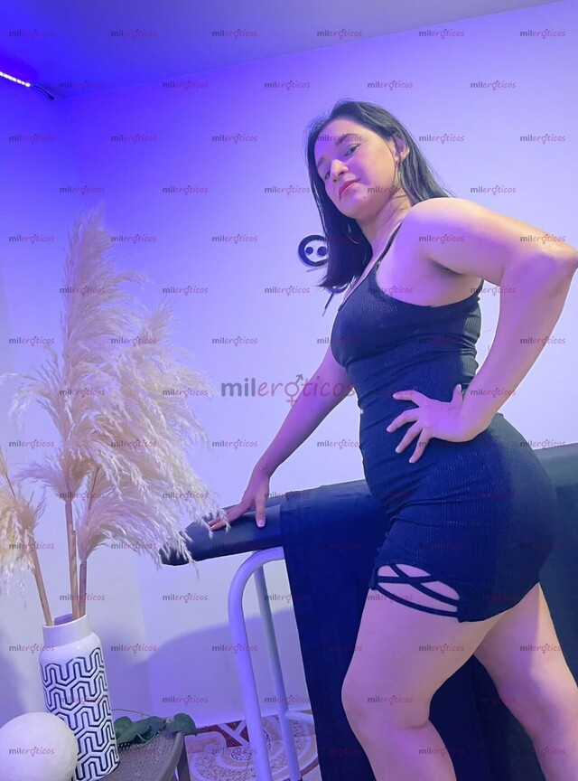 FOTOS DE HERMOSA Y COMPLACIENTE, SIENTE EL PLACER DE MIS MANOS SOBRE TÚ CUERPO.