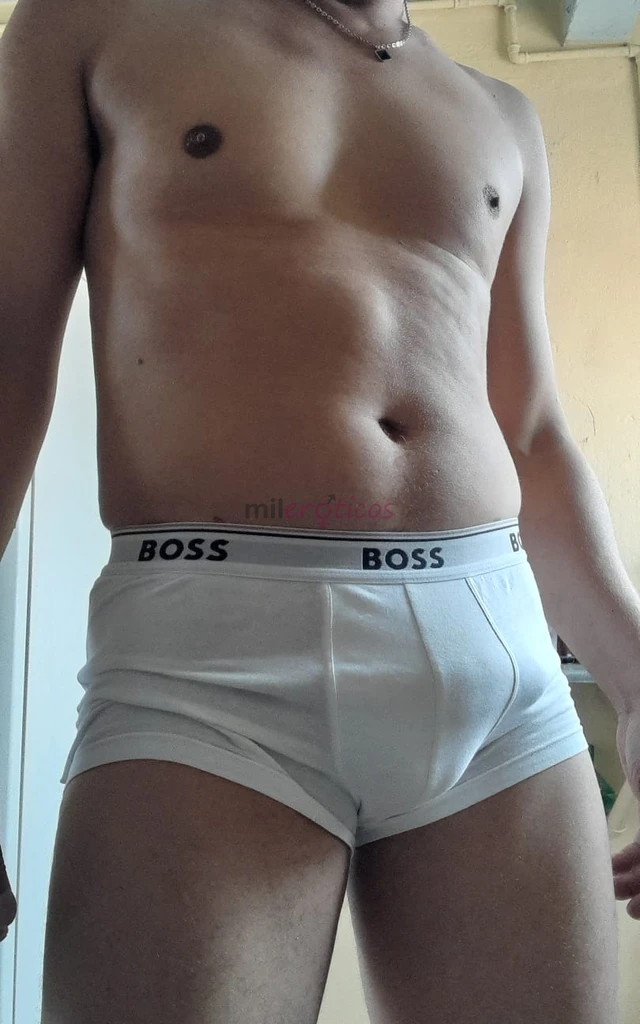 Ola tudo bembem vindo ao meu perfil sou morena de boa tranquilo estou aqui para proporcionar uma massagem bem relaxante para voce mulher que procura r...