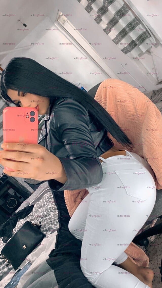FOTOS DE VEN Y CHÚPAME EL CULO HASTA CANSARTE PAPI DEJA MI CULITO ESCURRIENDO DE LECHE