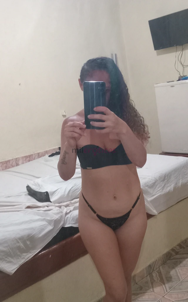 Ola meus amores me chamo dhenif sou branquinha cheirosa simpatica vamos de encontro fazer aquele sexo gostoso prazeroso um oral bem babado venha ter u...