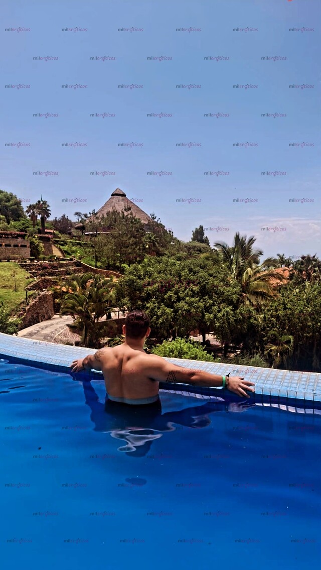 FOTOS DE HOMBRE RELAJADO, CABALLEROSO Y MUY FOGOZO