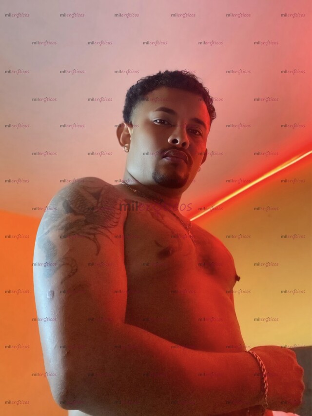 FOTOS DE MORENO CALIENTE CON VERGA CABEZONA Y GRAN CULO