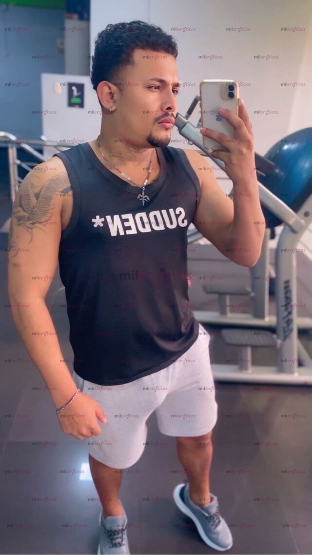 FOTOS DE MORENO CALIENTE CON VERGA CABEZONA Y GRAN CULO