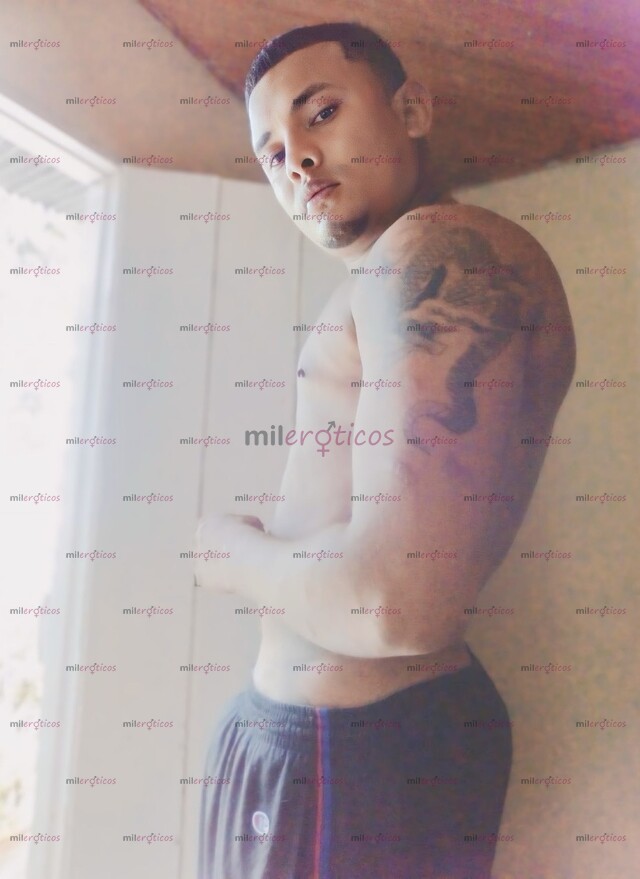 FOTOS DE MORENO CALIENTE CON VERGA CABEZONA Y GRAN CULO