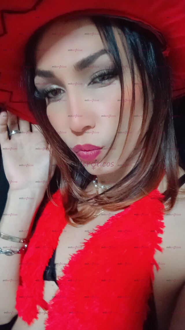 FOTOS DE FLACA DOTADA CON GANAS DE COMPLACERTE EN TRÍOS ORGÍAS Y MUCHAS COSAS